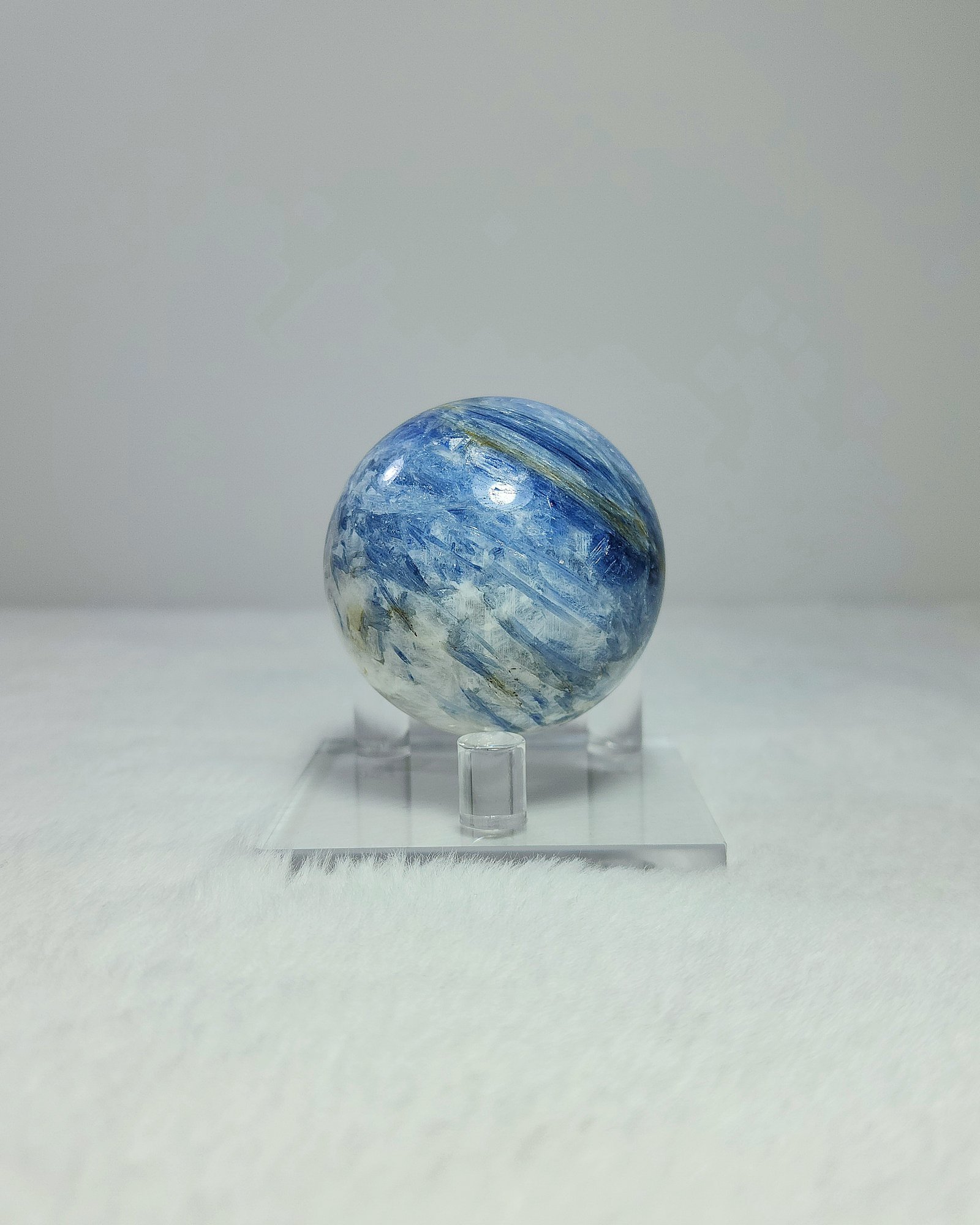 หิน Kyanite Sphere