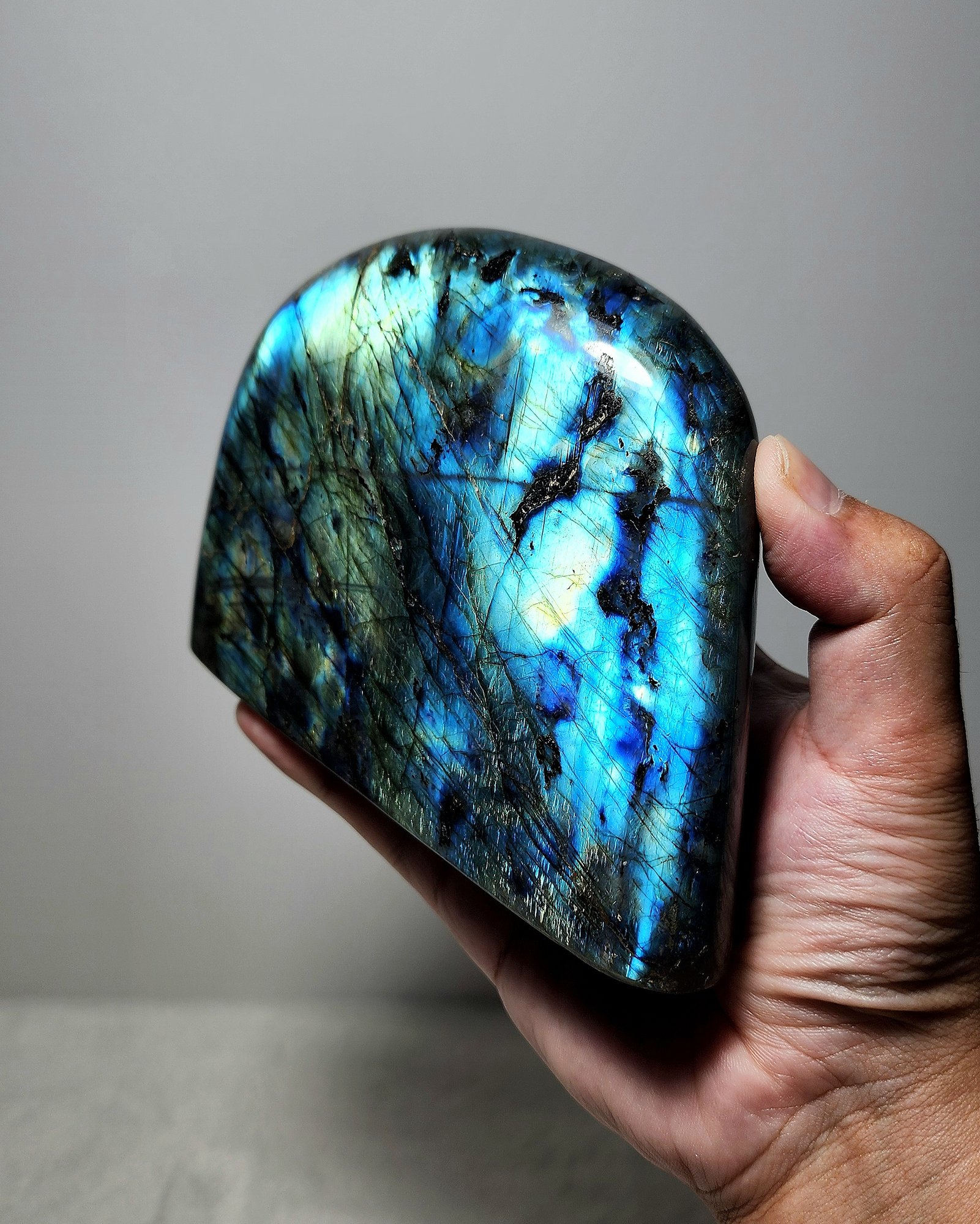 หิน Labradorite Freeform