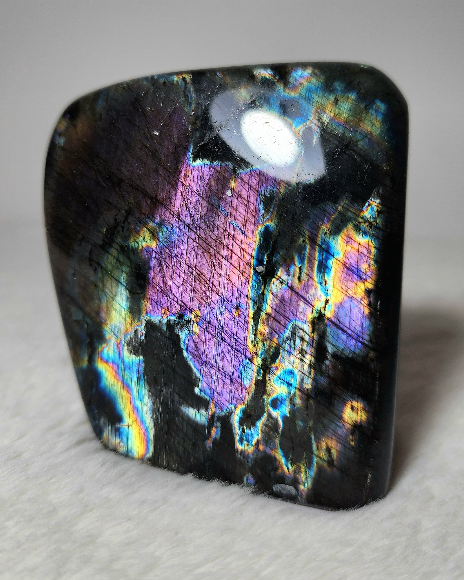 หิน Labradorite Freeform