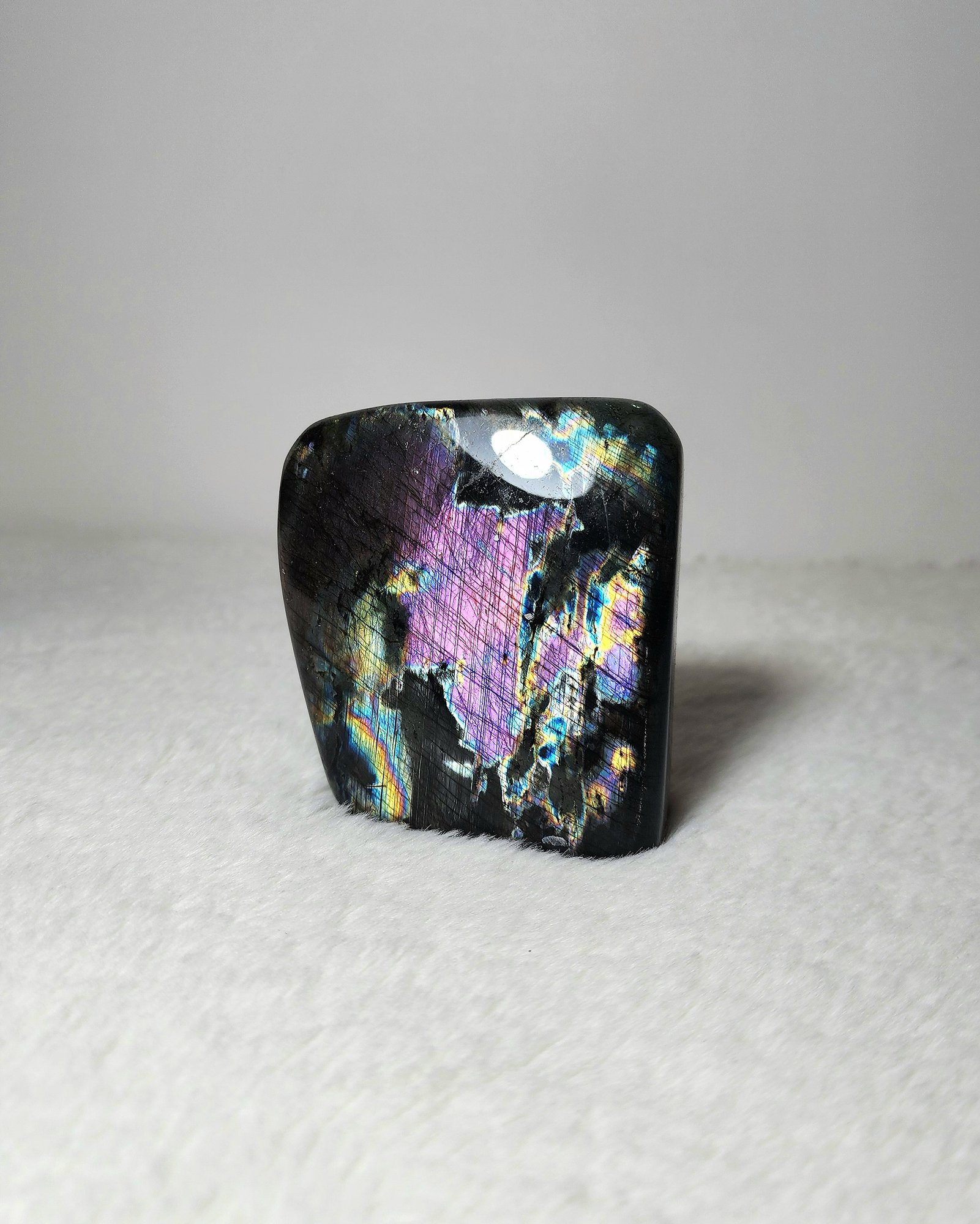 หิน Labradorite Freeform