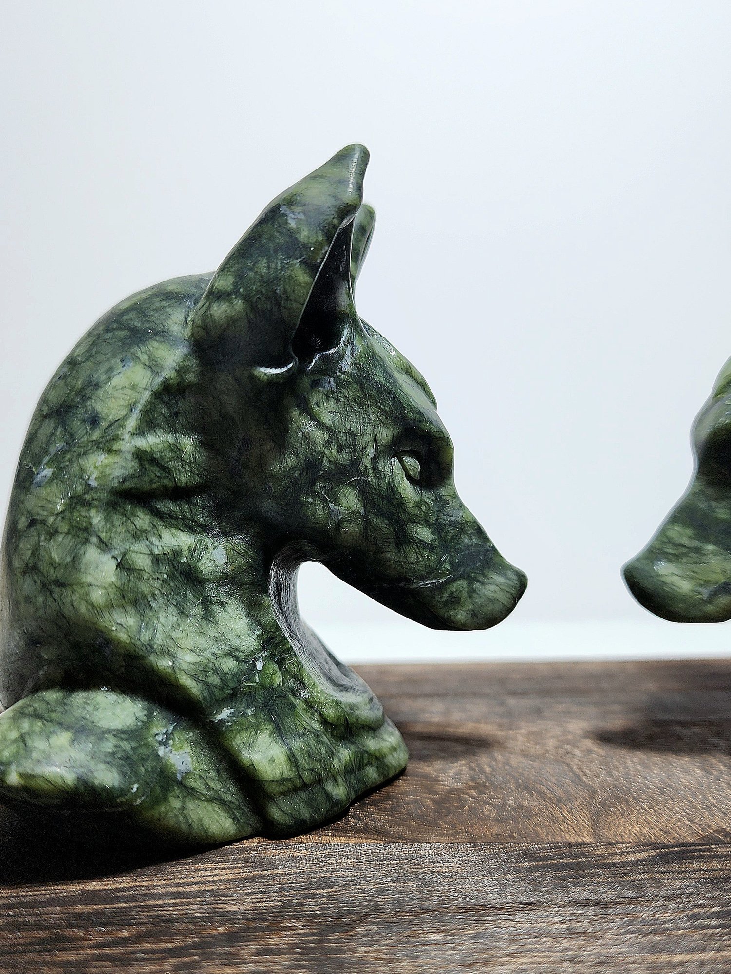 หิน Nephrite Anubis (ผู้เฝ้าประตู)