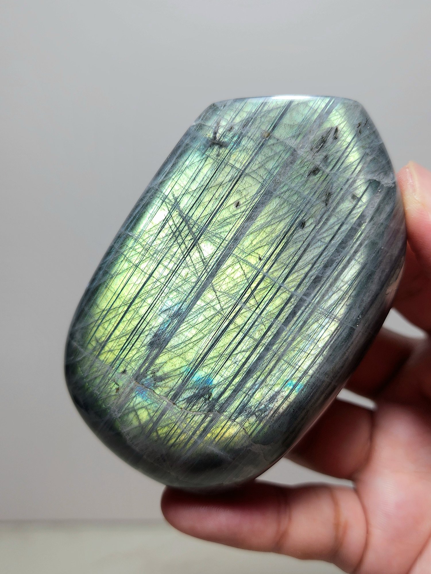 หิน HQ Labradorite Freeform — Dual Flash Rare Piece