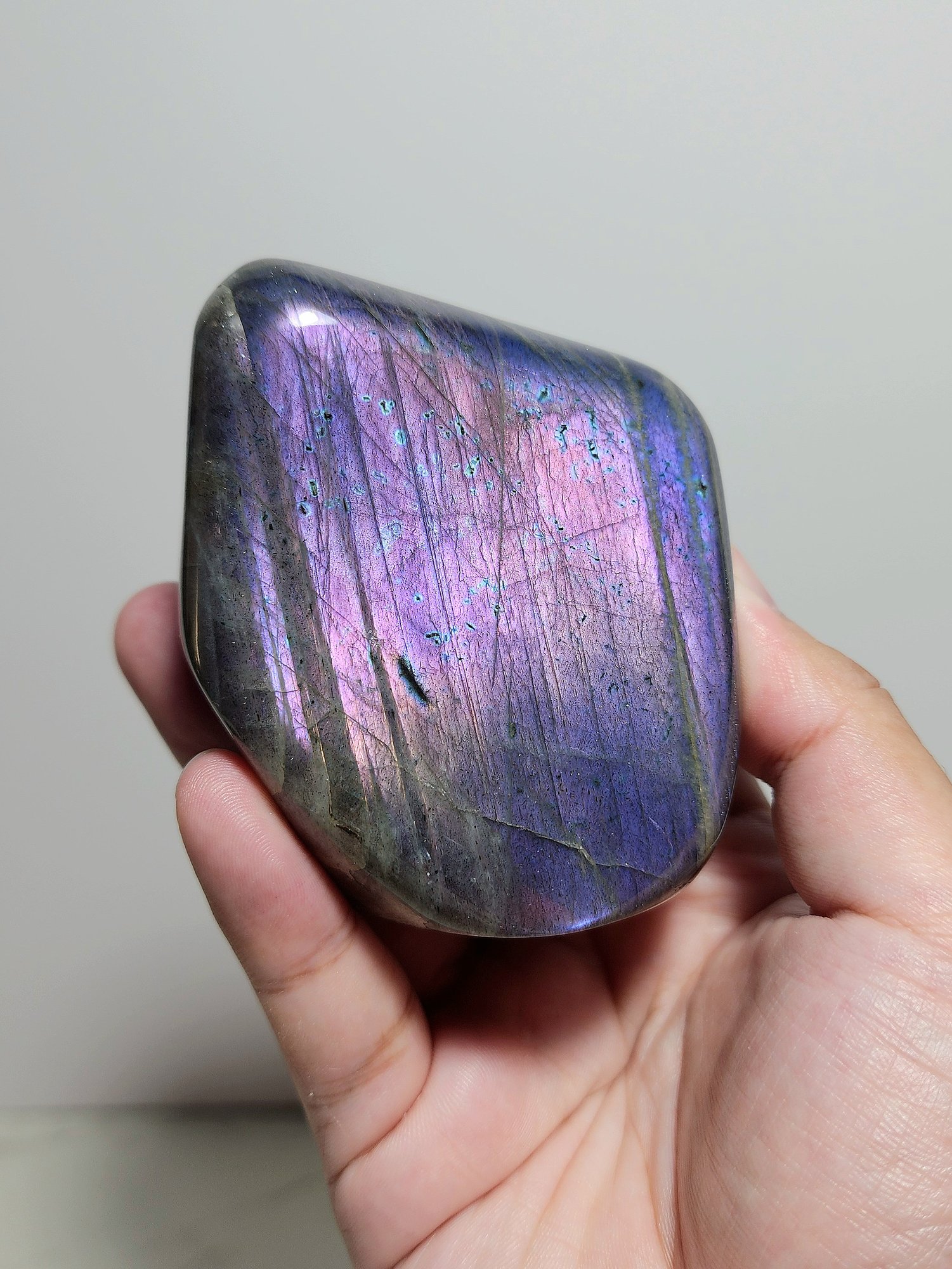 หิน HQ Labradorite Freeform — Purple Full Flash