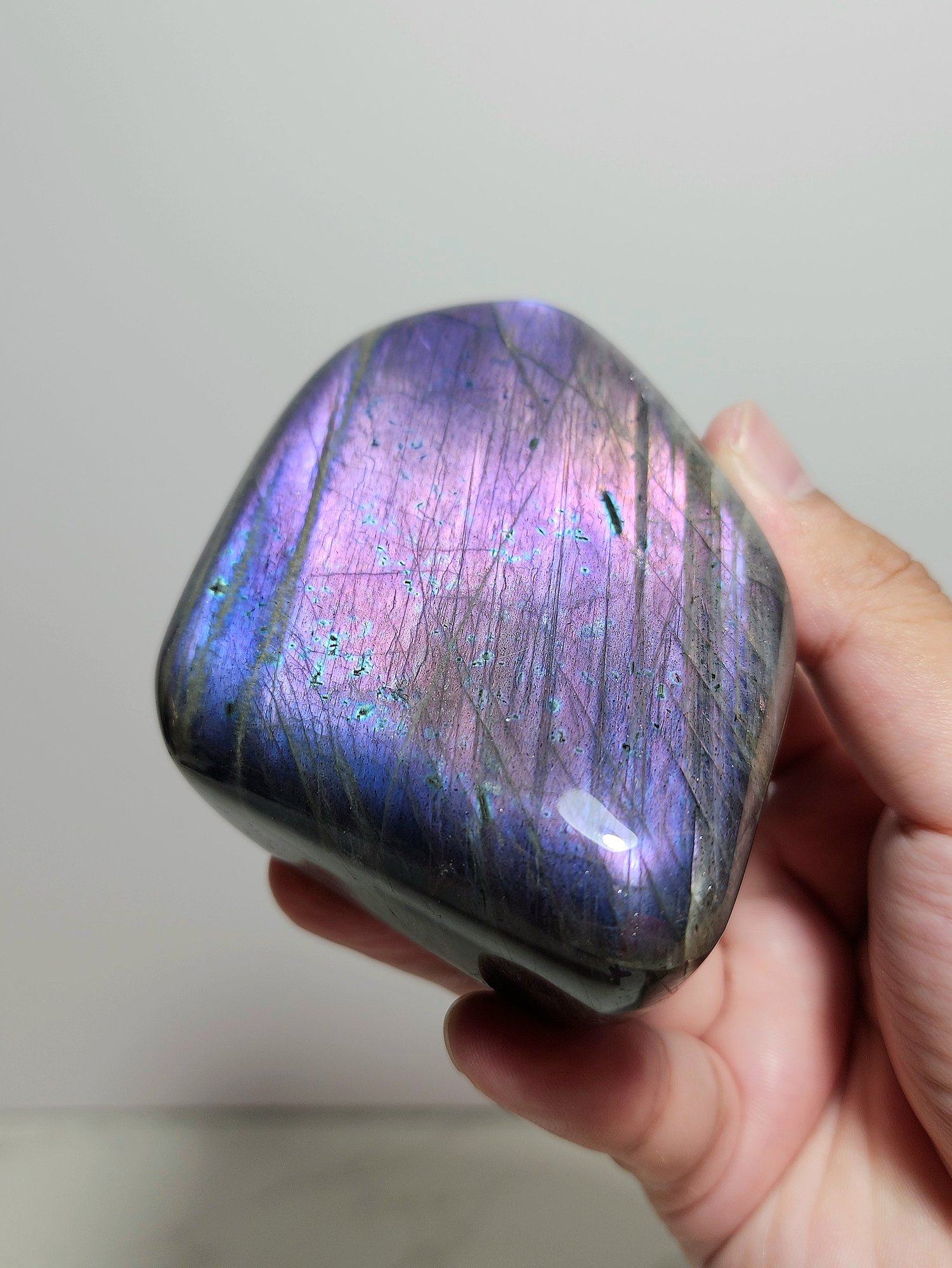 หิน HQ Labradorite Freeform — Purple Full Flash