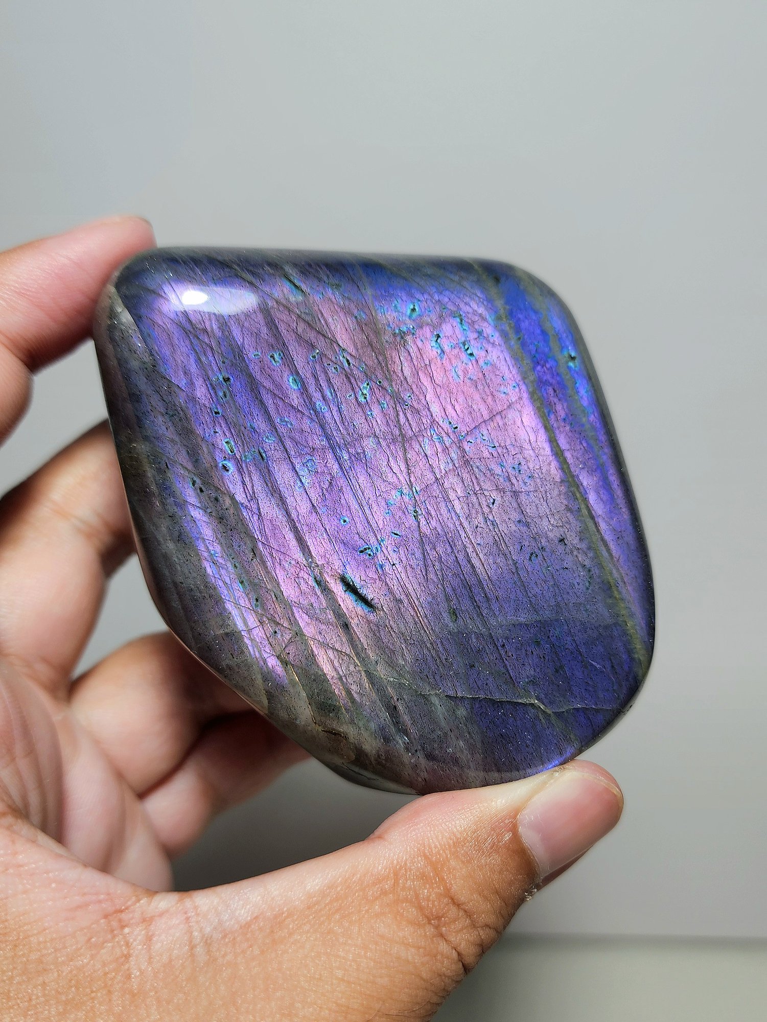 หิน HQ Labradorite Freeform — Purple Full Flash