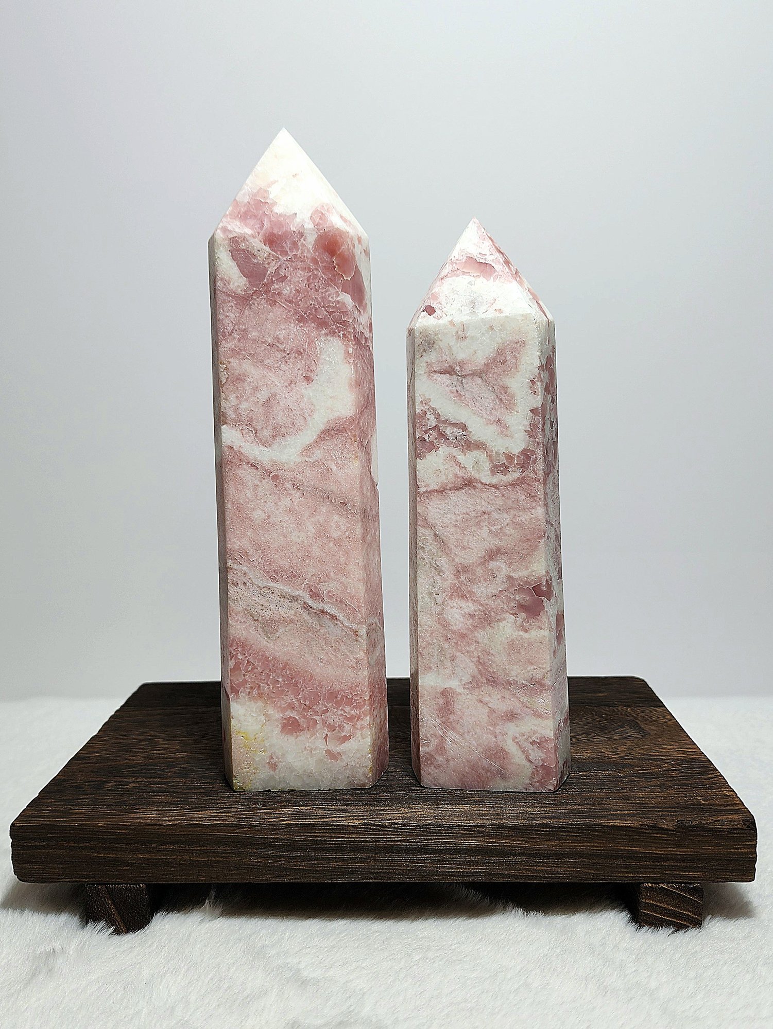 หิน Pink Opal Tower