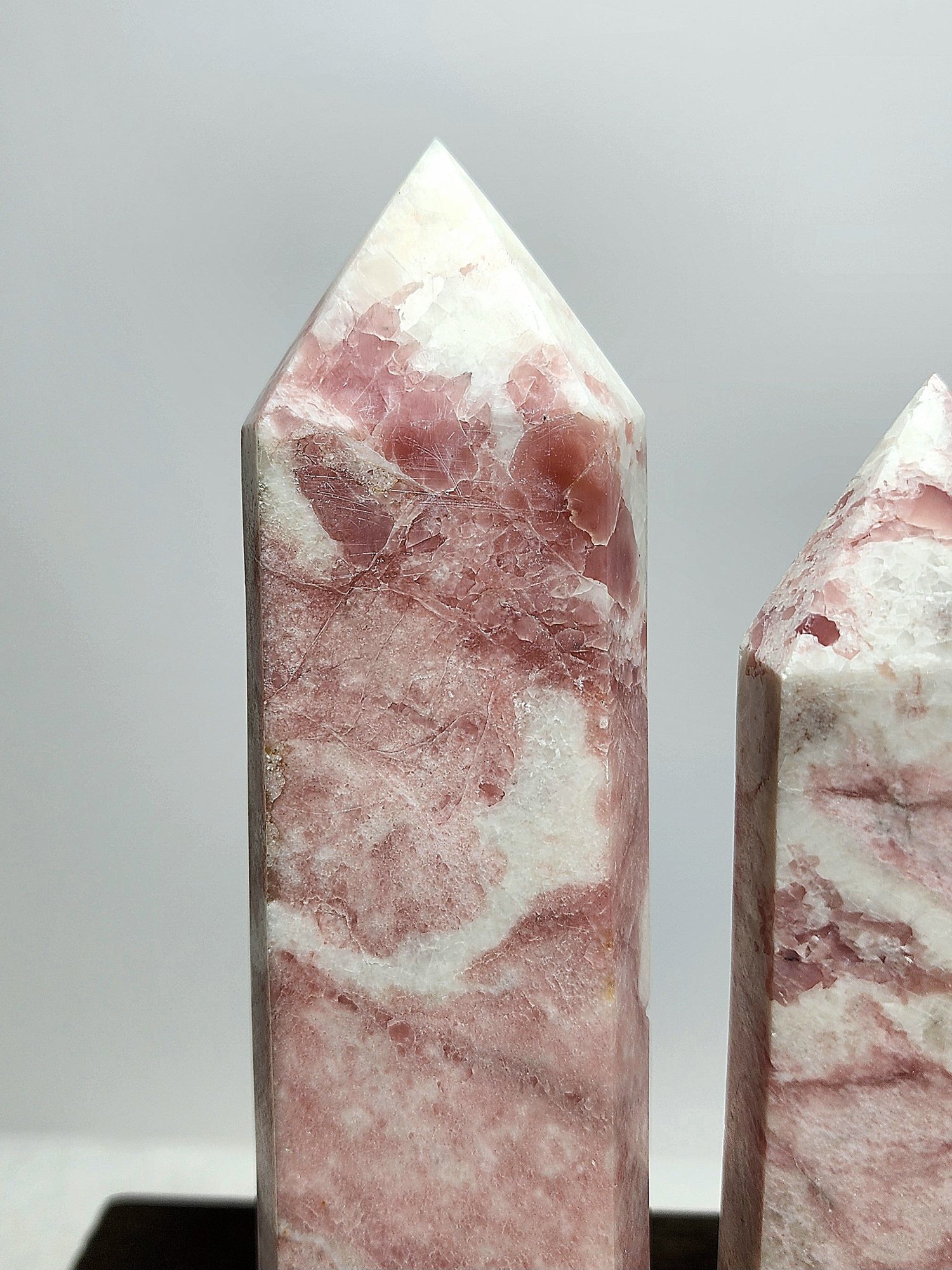 หิน Pink Opal Tower